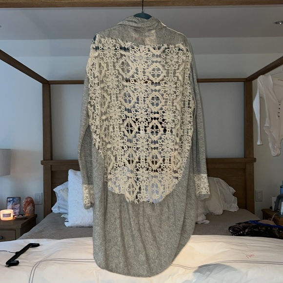 YOON Long Cardigan with Flower detailed-back - Picture 2 of 5